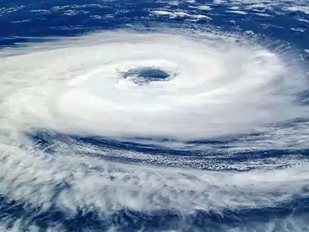 Cyclone Alert: કાલે ટકરાશે ચક્રવાતી તોફાન, થઈ જજો સાવધાન! આ જગ્યાએ પડશે ભારે વરસાદ