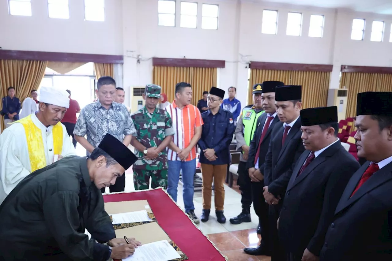 Bupati OKU Timur ingatkan Panwascam netral dalam Pilkada 2024