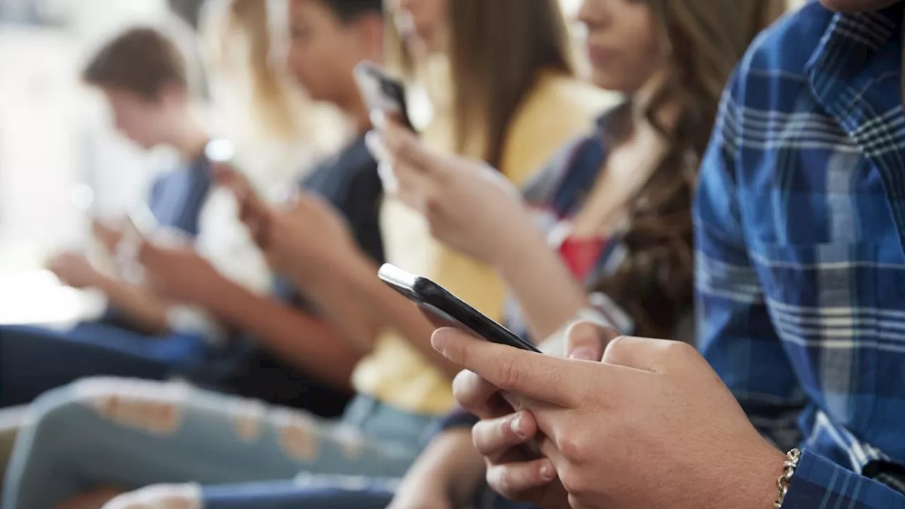 Non avere amici è come fumare 15 sigarette al giorno: «La solitudine può innescare stress cronico e pressione alta»