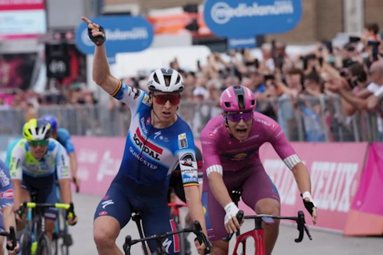 Merlier vervolledigt hattrick in Giro met indrukwekkende sprint in Rome