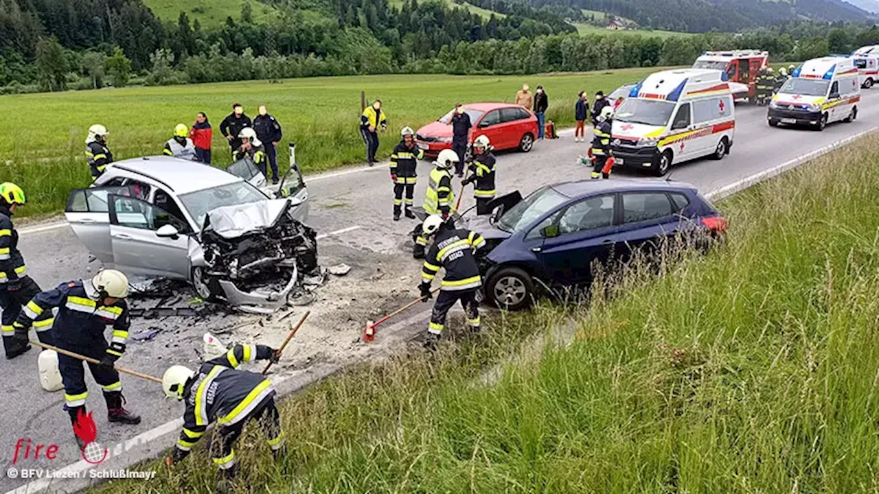 Stmk: Frontaler auf B 320 bei Assach / Aich fordert drei zum Teil schwer Verletzte