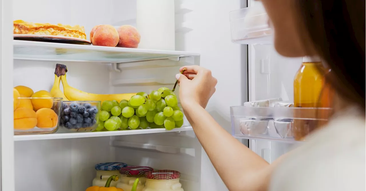 Kühlschrank verbraucht zu viel Strom? Einfacher Trick mit Taschenlampe hilft