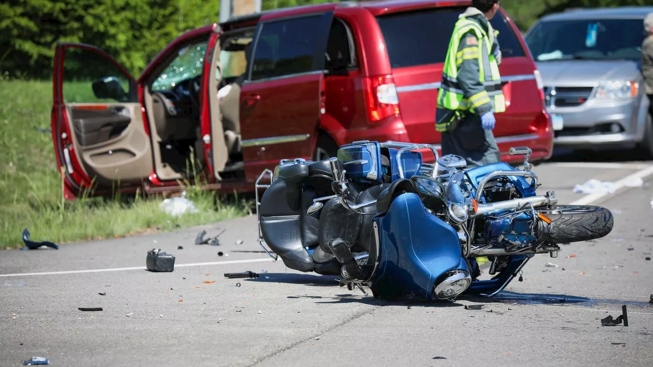 Minivan-motorcycle crash in Woodstock: 2 critically wounded, 1 hospitalized