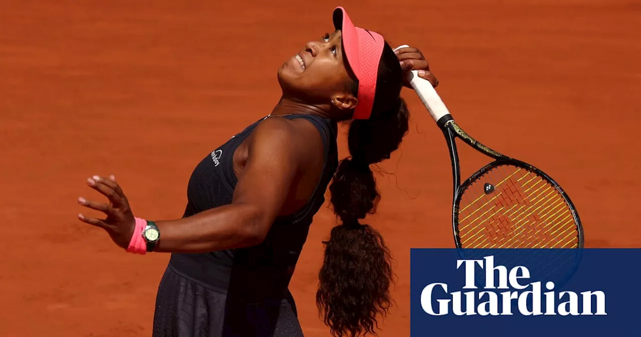 Naomi Osaka beats nerves to knock Lucia Bronzetti out of French Open