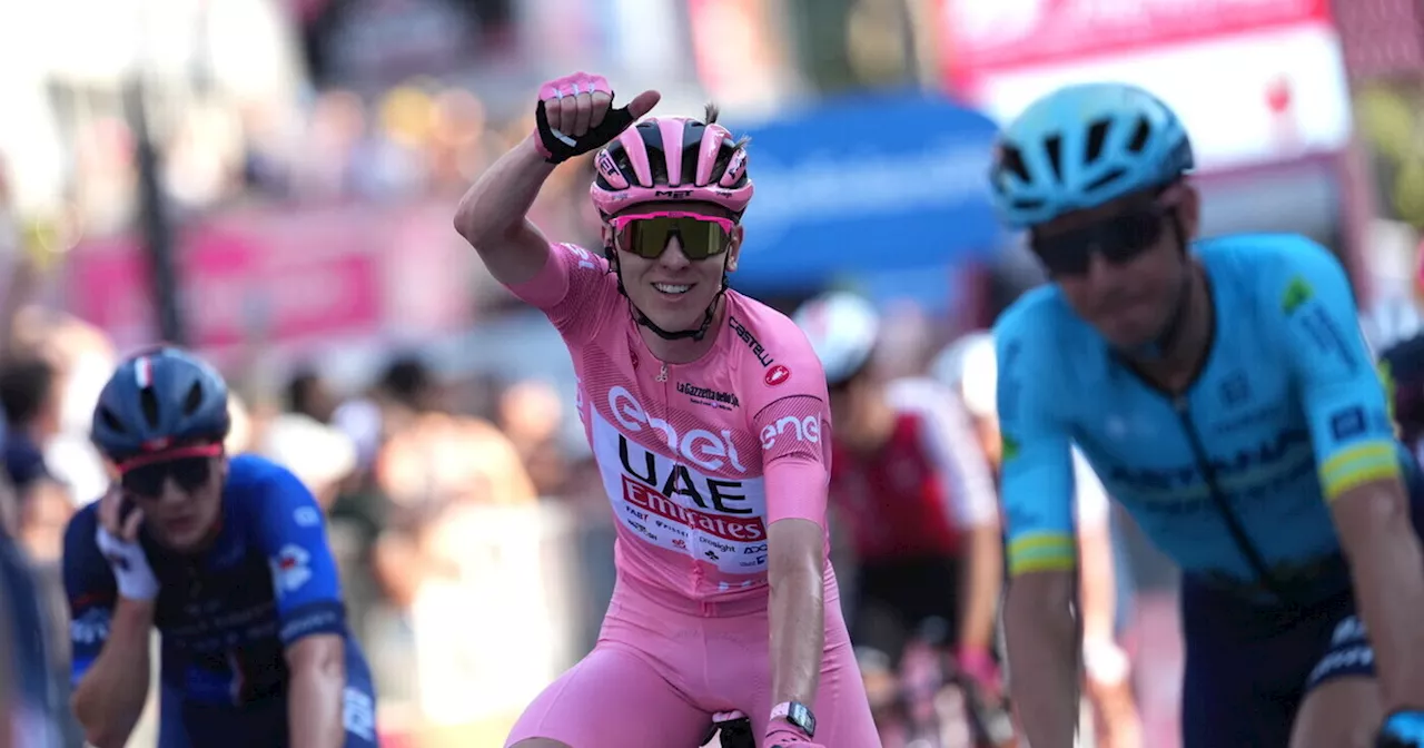 Giro d'Italia, i sampietrini di Roma tra Merlier e Merlier. Pogacar rosa Colosseo