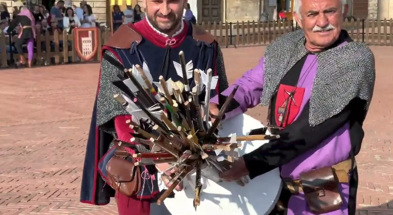 Gubbio, torna il secolare Palio della Balestra con Sansepolcro