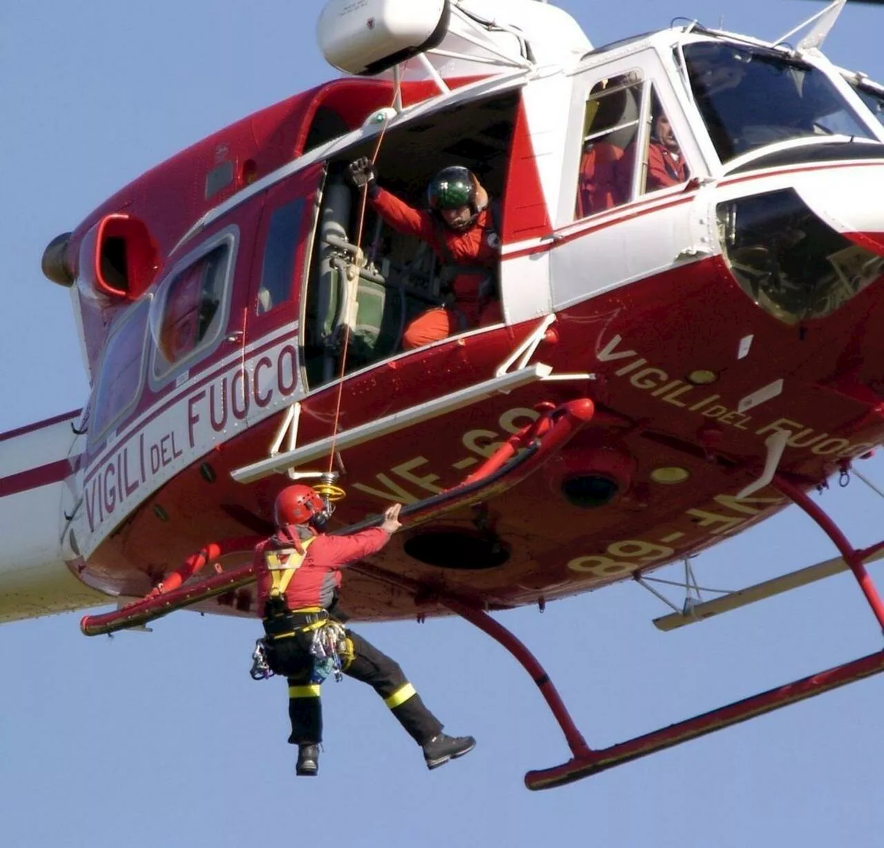 Pilota morto all’Airshow, elicottero 118 resta bloccato: escursionista perde la vita sul Velino