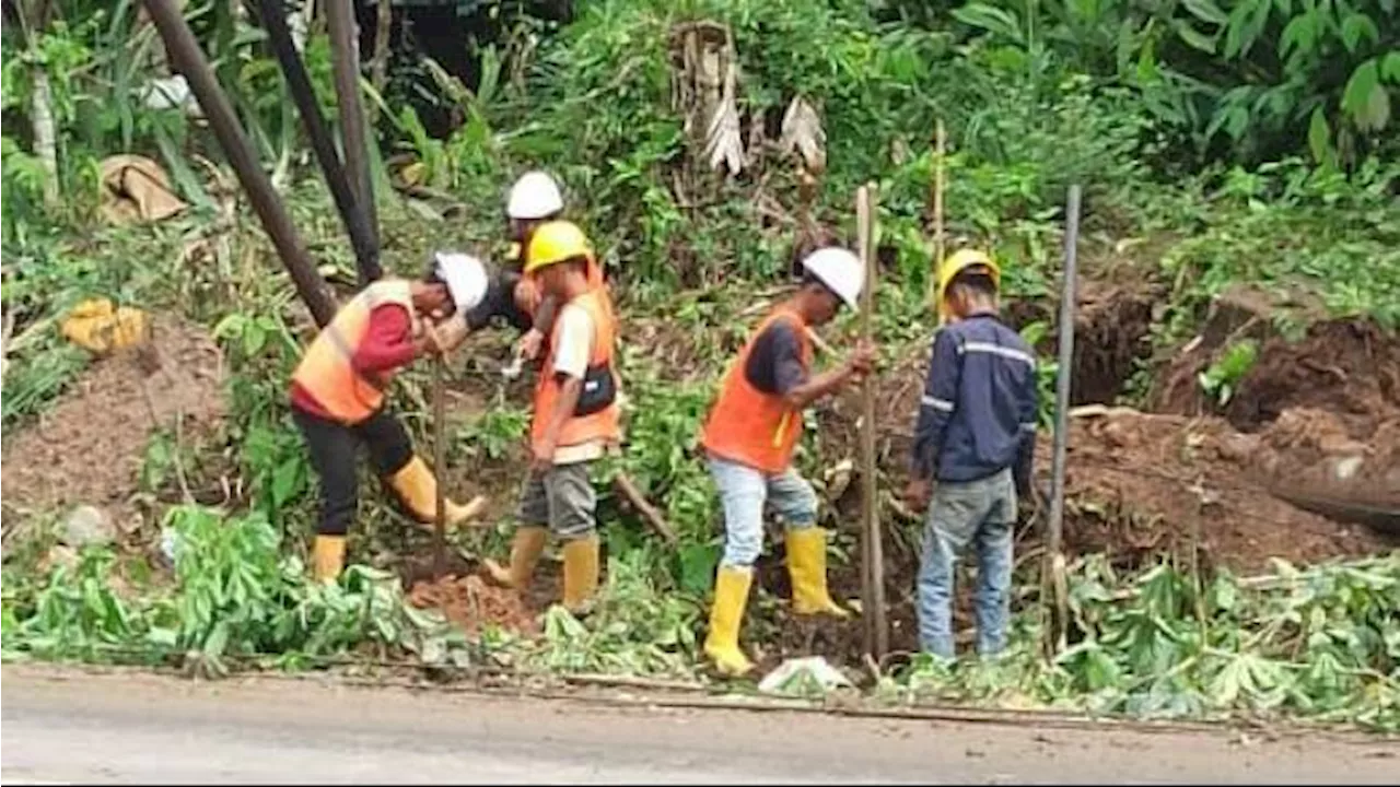 PLN Kebut Perbaikan Jaringan Terdampak Banjir di Ogan Komering Ulu Sumatera Selatan