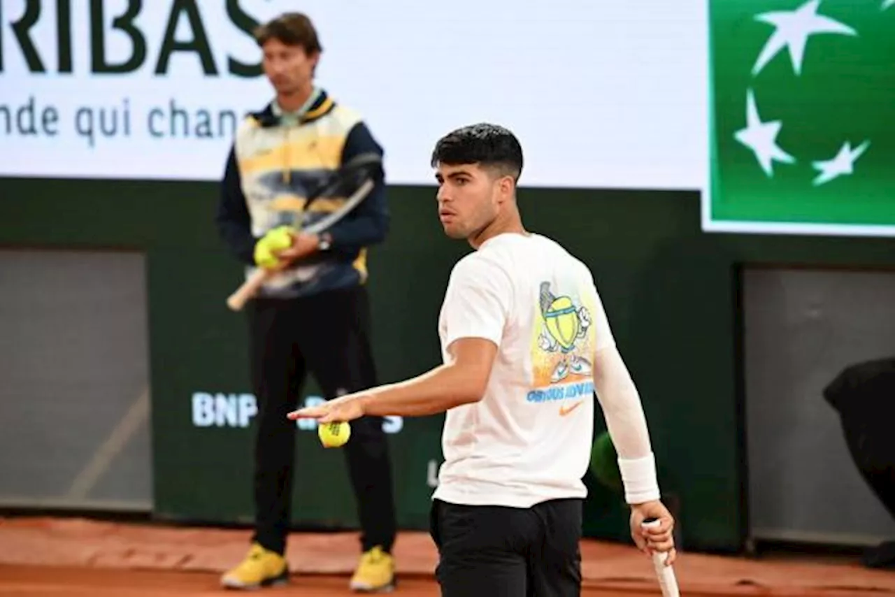 Avant de commencer Roland-Garros, Carlos Alcaraz guéri mais fébrile : « J'y pense toujours quand je frappe ...