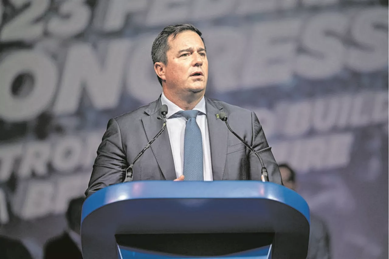 Steenhuisen calls on South Africans to strip the ANC of its majority