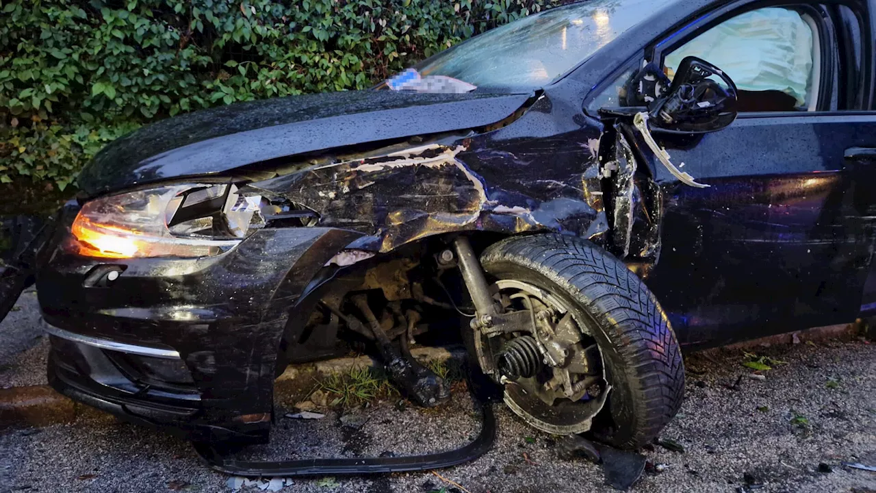 Ein Verletzter und drei beschädigte Fahrzeuge nach Verkehrsunfall