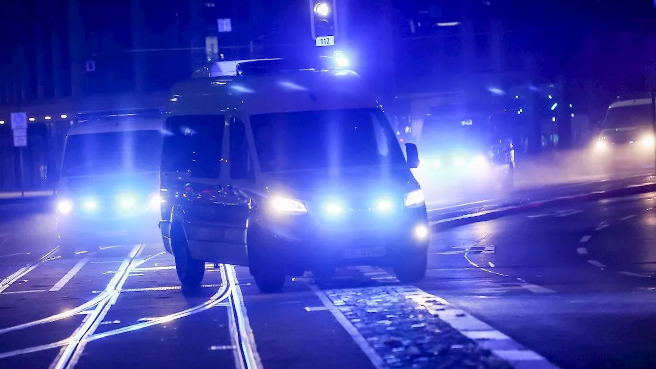 Berlin & Brandenburg: Massenschlägerei an S-Bahnhof: Wohl unter Basketball-Fans