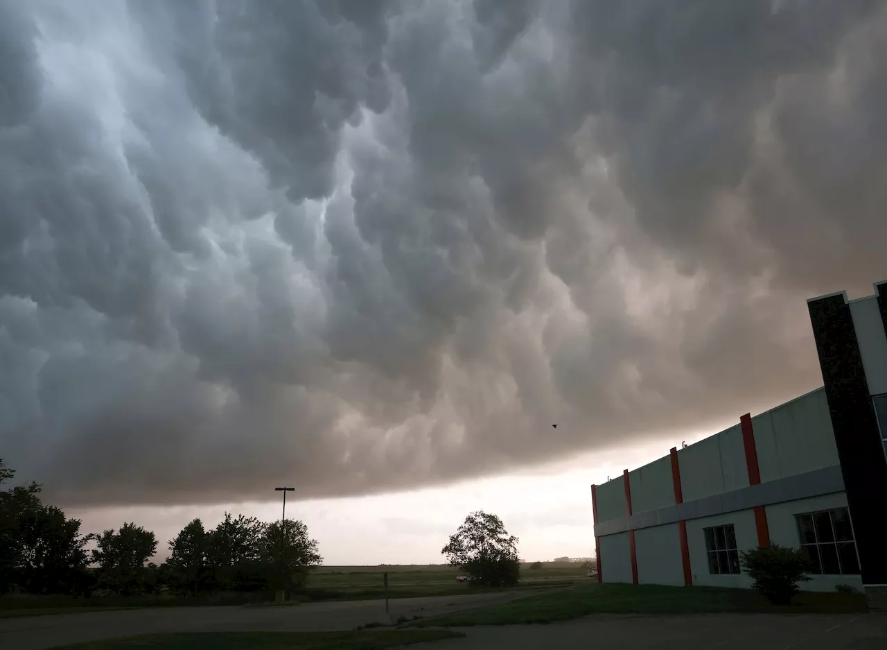 At least 5 dead after severe weather sweeps across Texas, Oklahoma: authorities