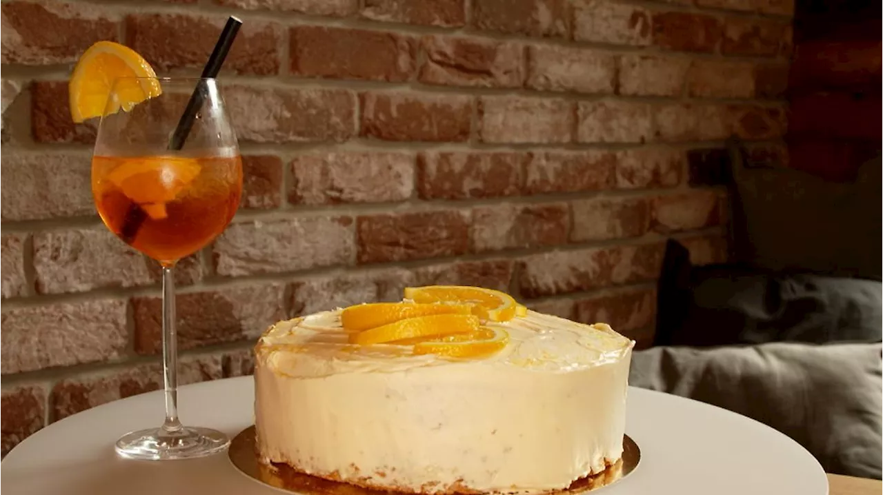 Einfaches Rezept: Aperol-Spritz-Torte - ein Kuchen so spritzig wie ein Sommerdrink!