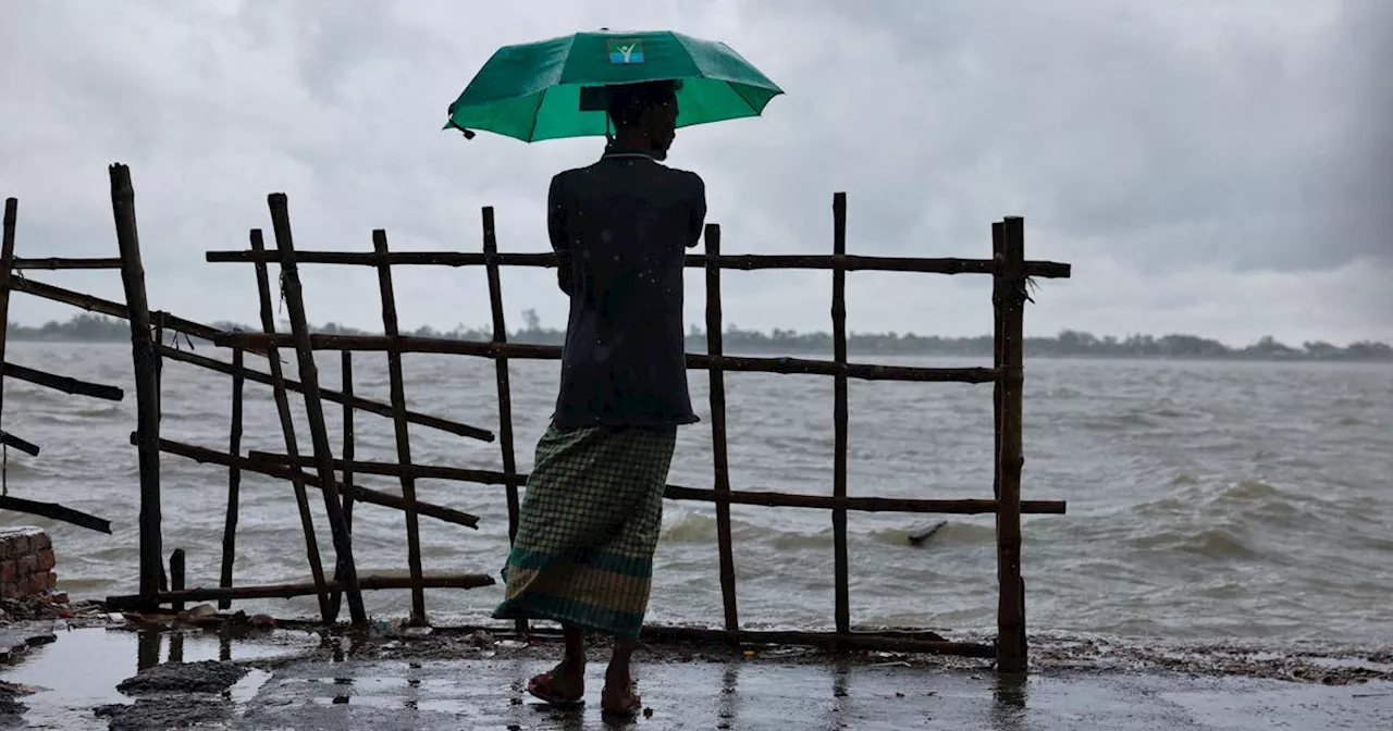 India and Bangladesh brace for year's first cyclone