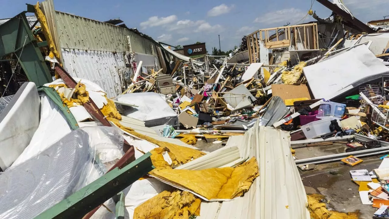 At least 15 dead after storms rage in US states