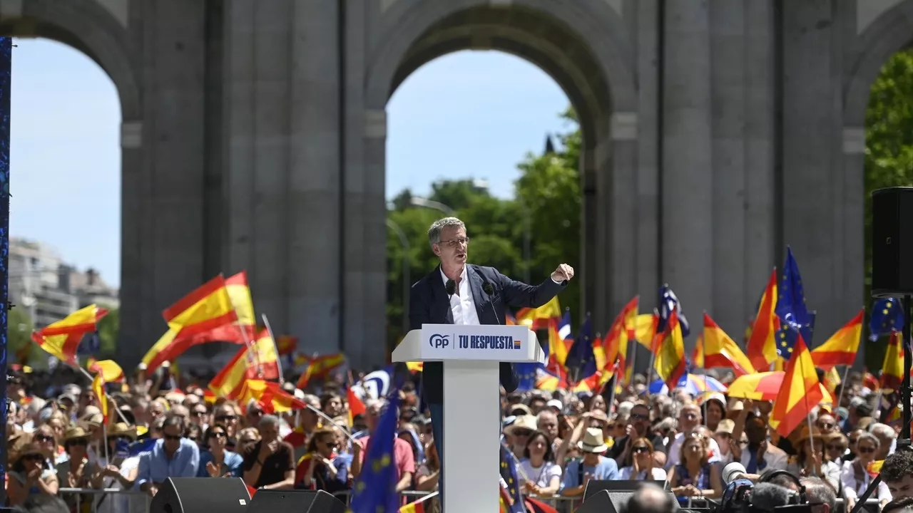 Feijóo exige a Sánchez que convoque elecciones: 'Esta legislatura está perdida'