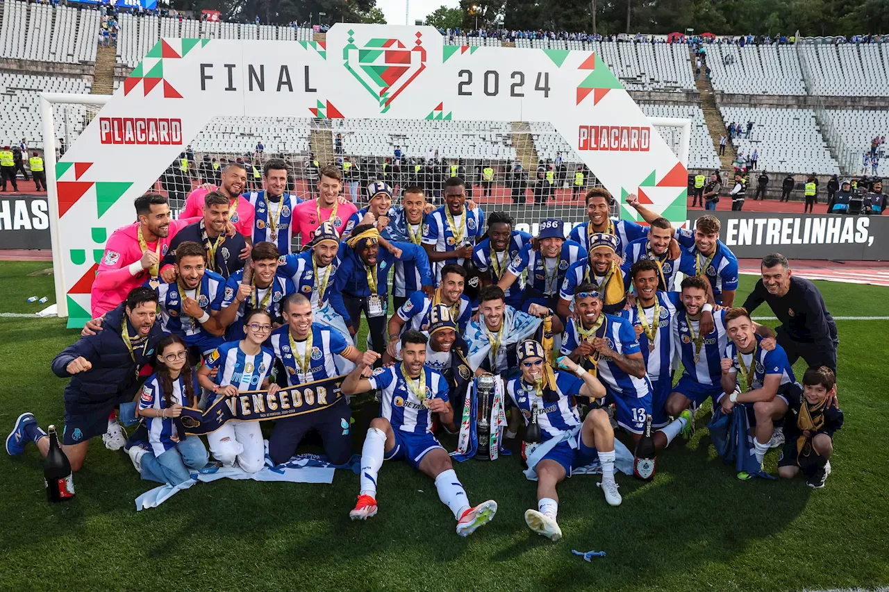 FC Porto iguala número de troféus do Benfica