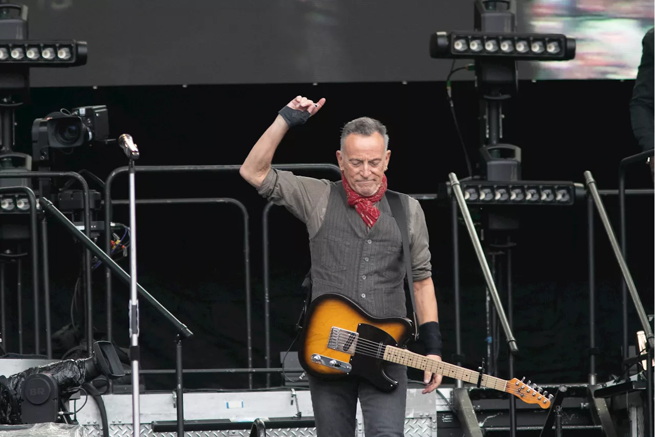 Bruce Springsteen Postpones Four Shows Due To Vocal Issues