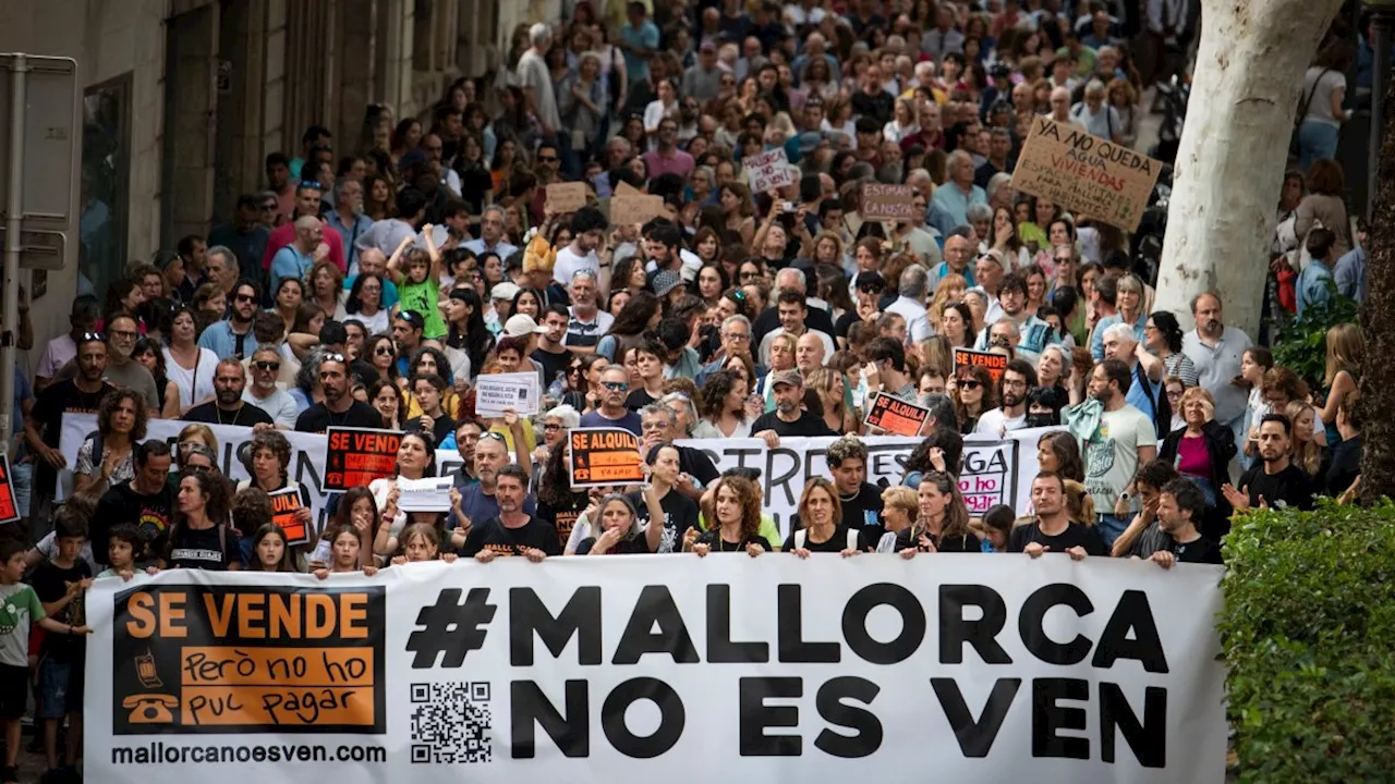 Spain protests demand UK holidaymakers stay away as tourism ‘reaches limit’