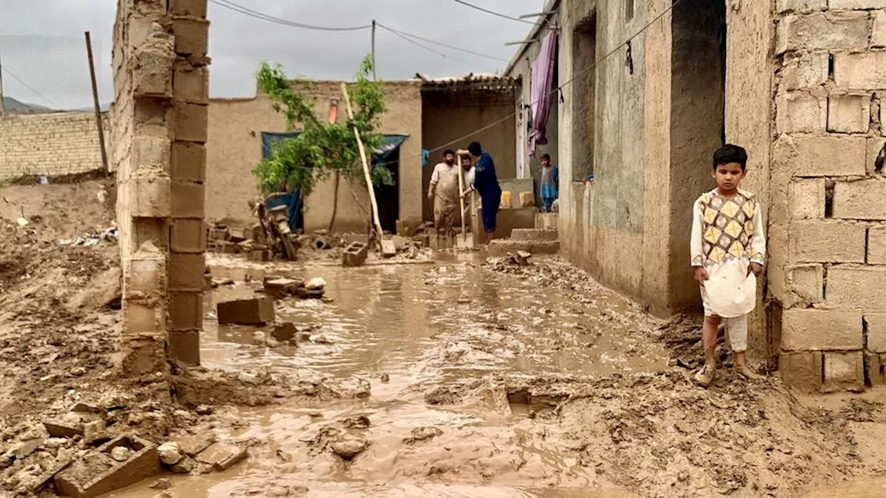 أفغانستان.. مصرع 15 شخصاً جراء فيضانات ناجمة عن أمطار غزيرة شمالي البلاد