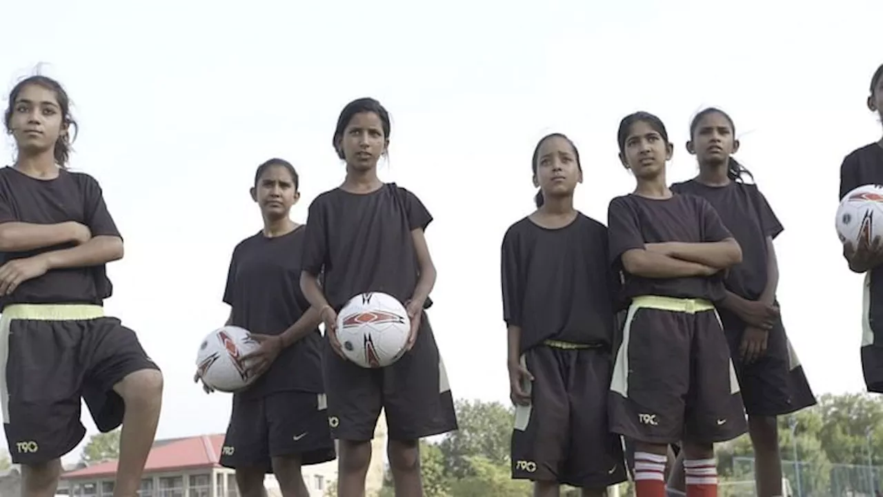 Kicking Balls: बाल विवाह प्रथा पर ऑस्कर विजेता गुनीत मोंगा की चोट, कैमरे में कैद हुई तीन गांवों की तफ्तीश