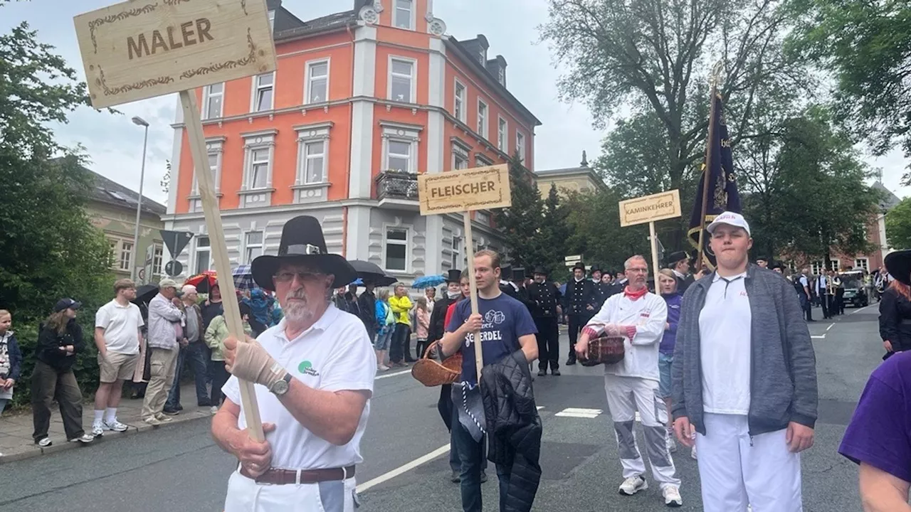 Hofer Schlappentag: Spagat zwischen Personalmangel und Brauchtum