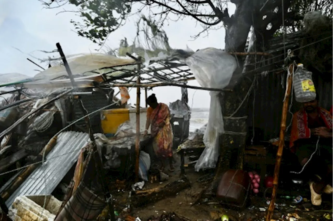 Au moins 10 morts au passage du puissant cyclone Remal au Bangladesh et en Inde