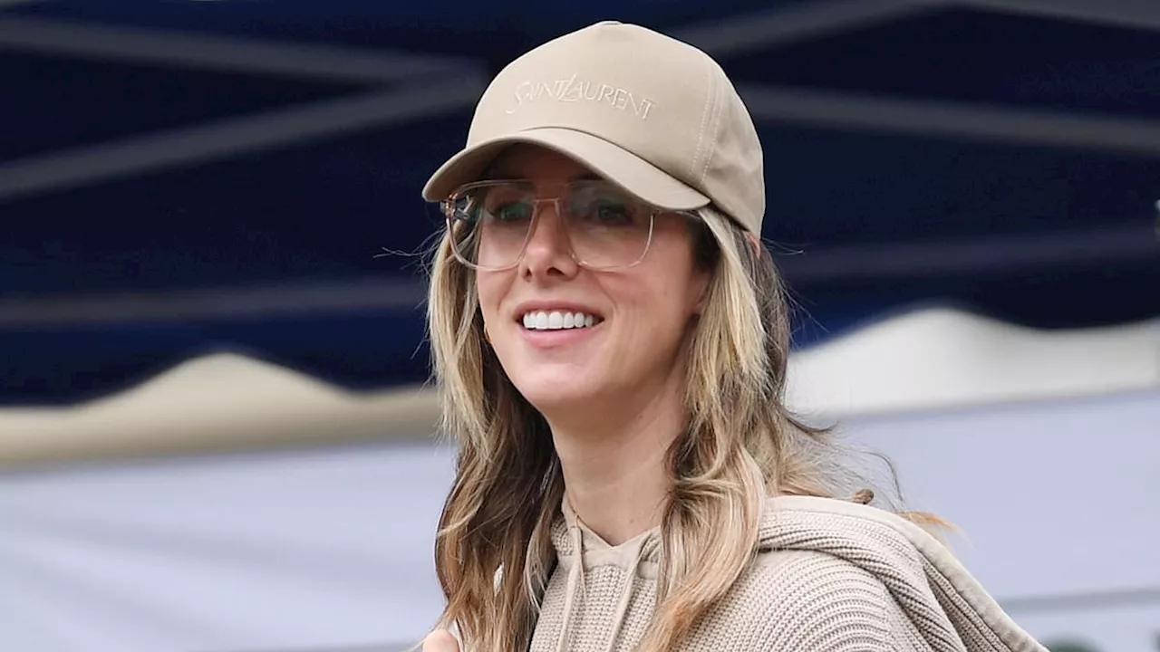 Kelly Rizzo smiles at a farmer's market in LA without boyfriend Breckin Meyer... after sharing...