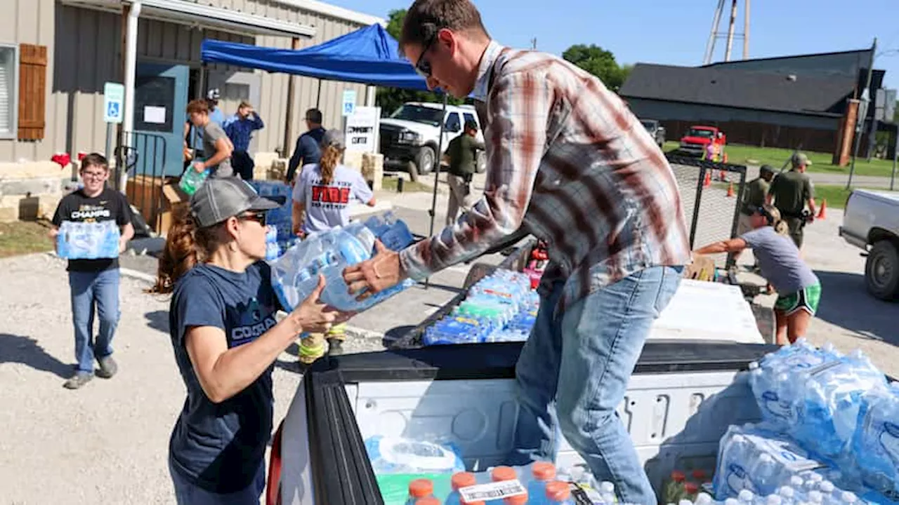 Texans band together to help Valley View TX residents after tornado