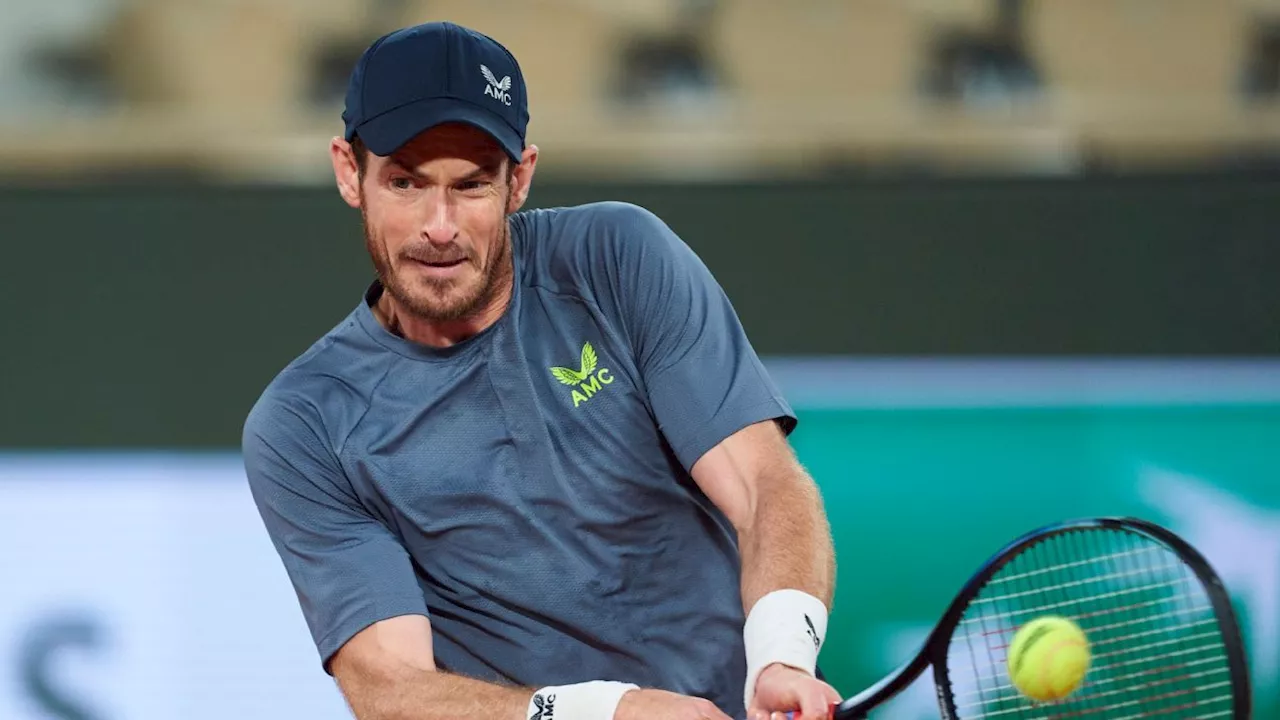 Andy Murray suffers first-round exit to Stan Wawrinka at French Open