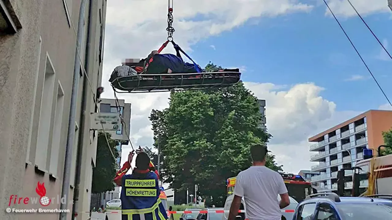 D: Höhenretter der Bremerhavener Feuerwehr unterstützen bei Krankentransport