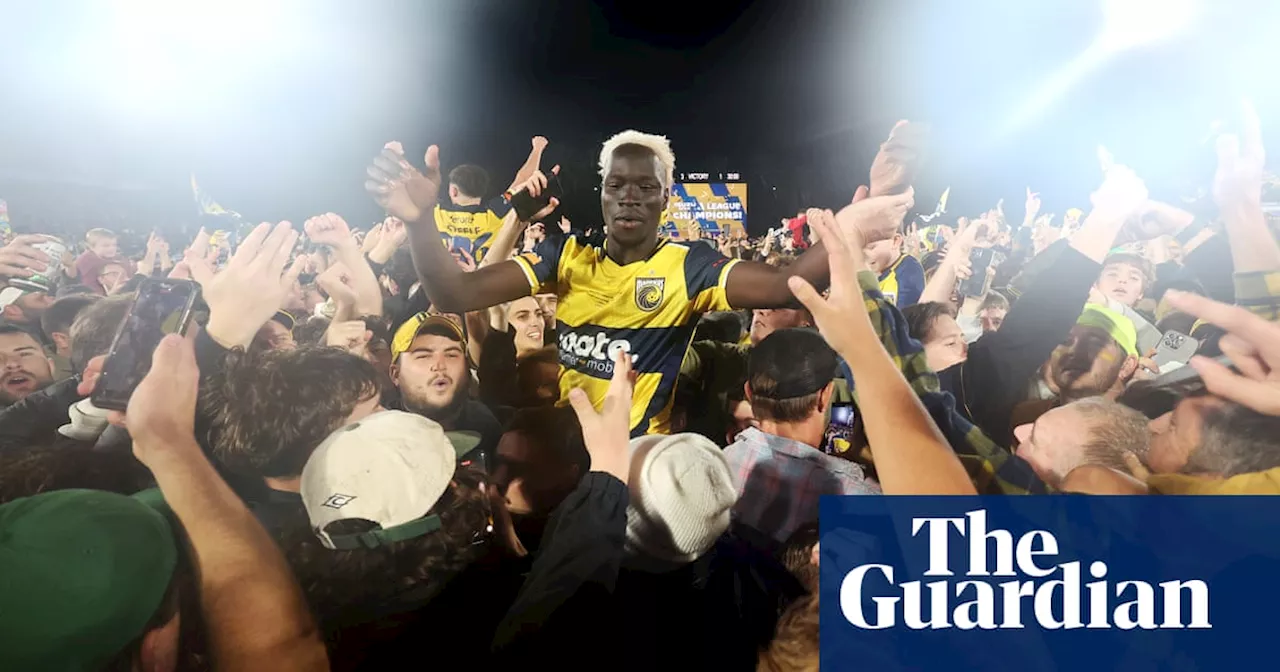 A-League lands on right grand final formula as Gosford rocks to Mariners’ beat