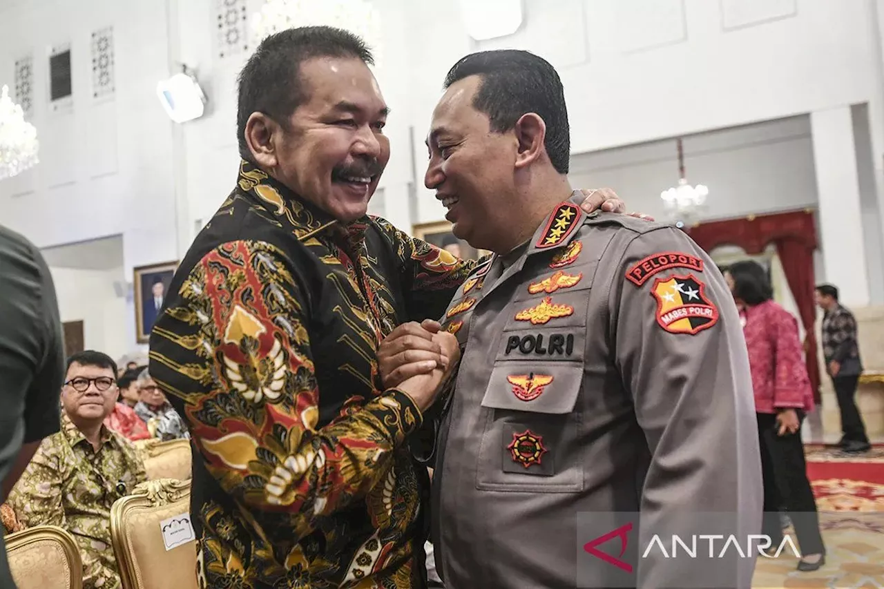 Jaksa Agung dan Kapolri Bertemu di Tengah Isu Penguntitan Jampidsus, Lihat Ekspresi Mereka