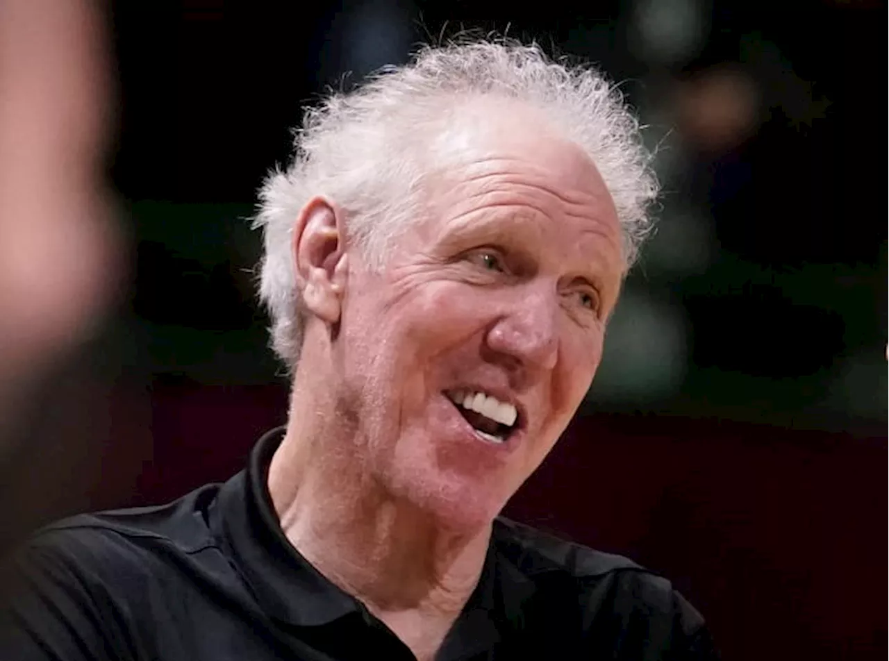 Bill Walton, Hall of Fame player who became a star broadcaster, dies at 71