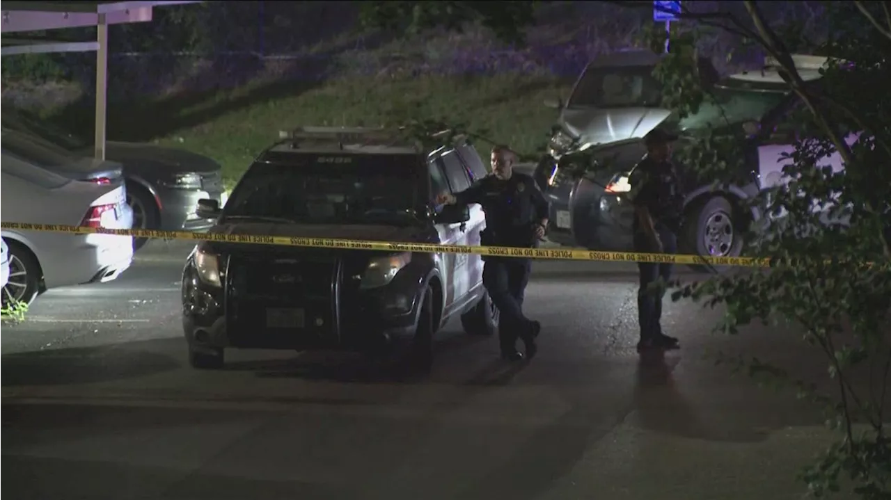 1 dead, one in critical condition after man stabs woman at North Austin apartment complex