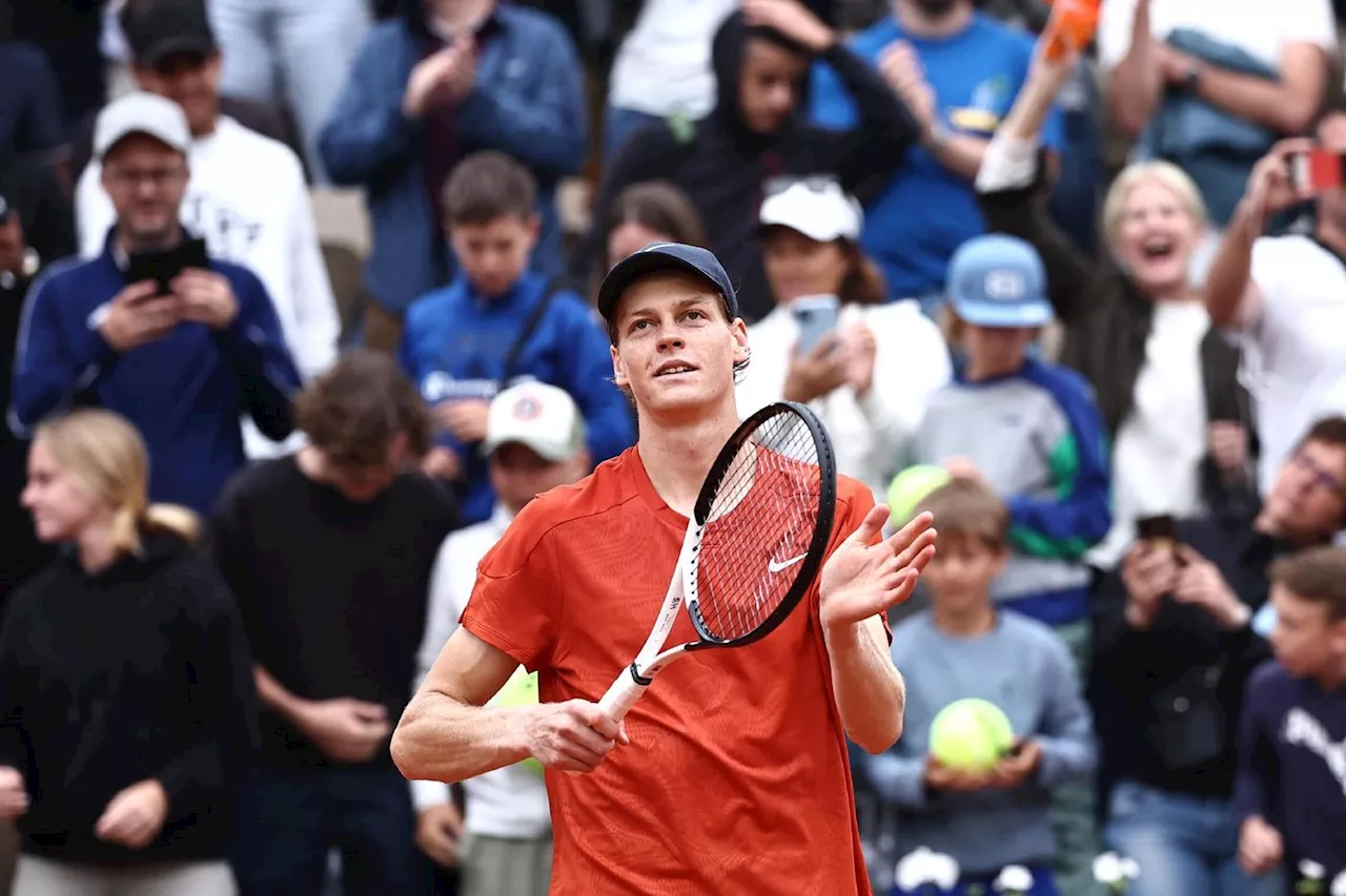 Roland-Garros: Sinner avance facilement au 2e tour