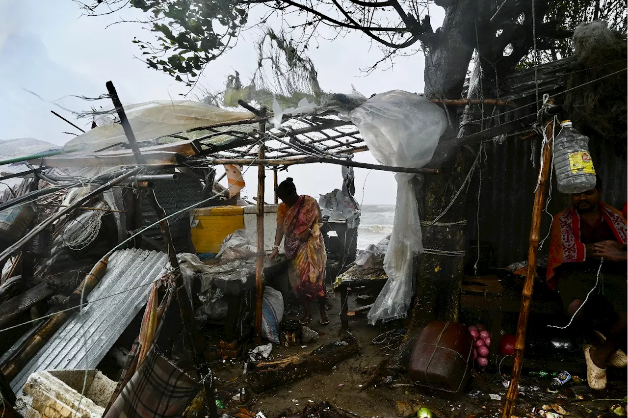 Au moins 10 morts au passage du puissant cyclone Remal au Bangladesh et en Inde