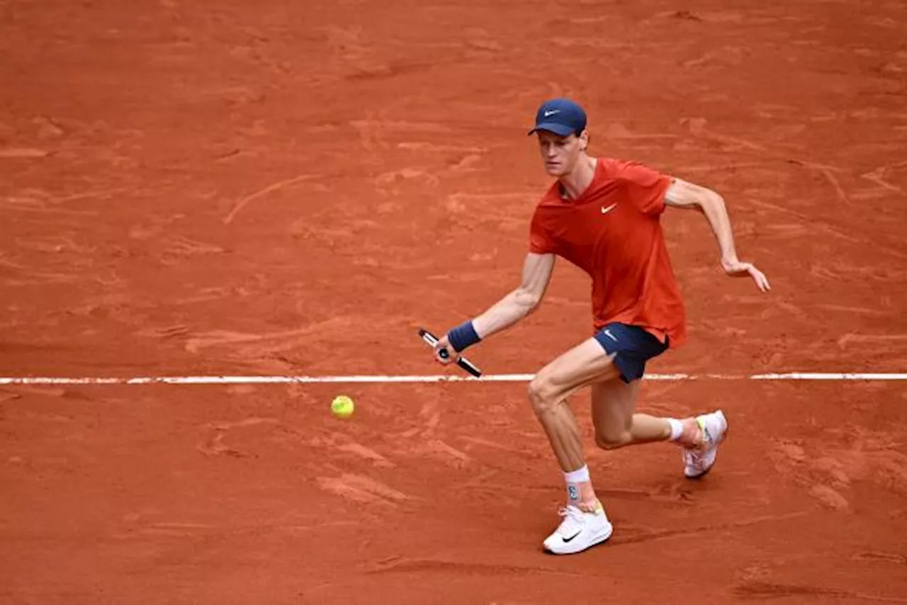 Jannik Sinner démarre son Roland-Garros par une victoire tranquille avant de retrouver Richard Gasquet