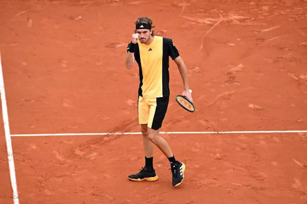 Stefanos Tsitsipas tient son rang et domine Marton Fucsovics au premier tour de Roland-Garros