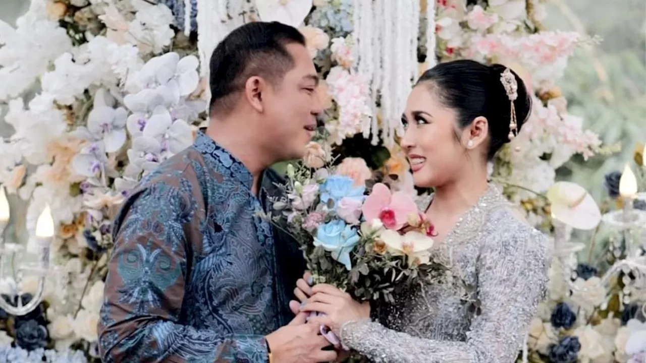 Ade Govinda Resmi Melamar Sang Kekasih, Indri Nadya Arisa