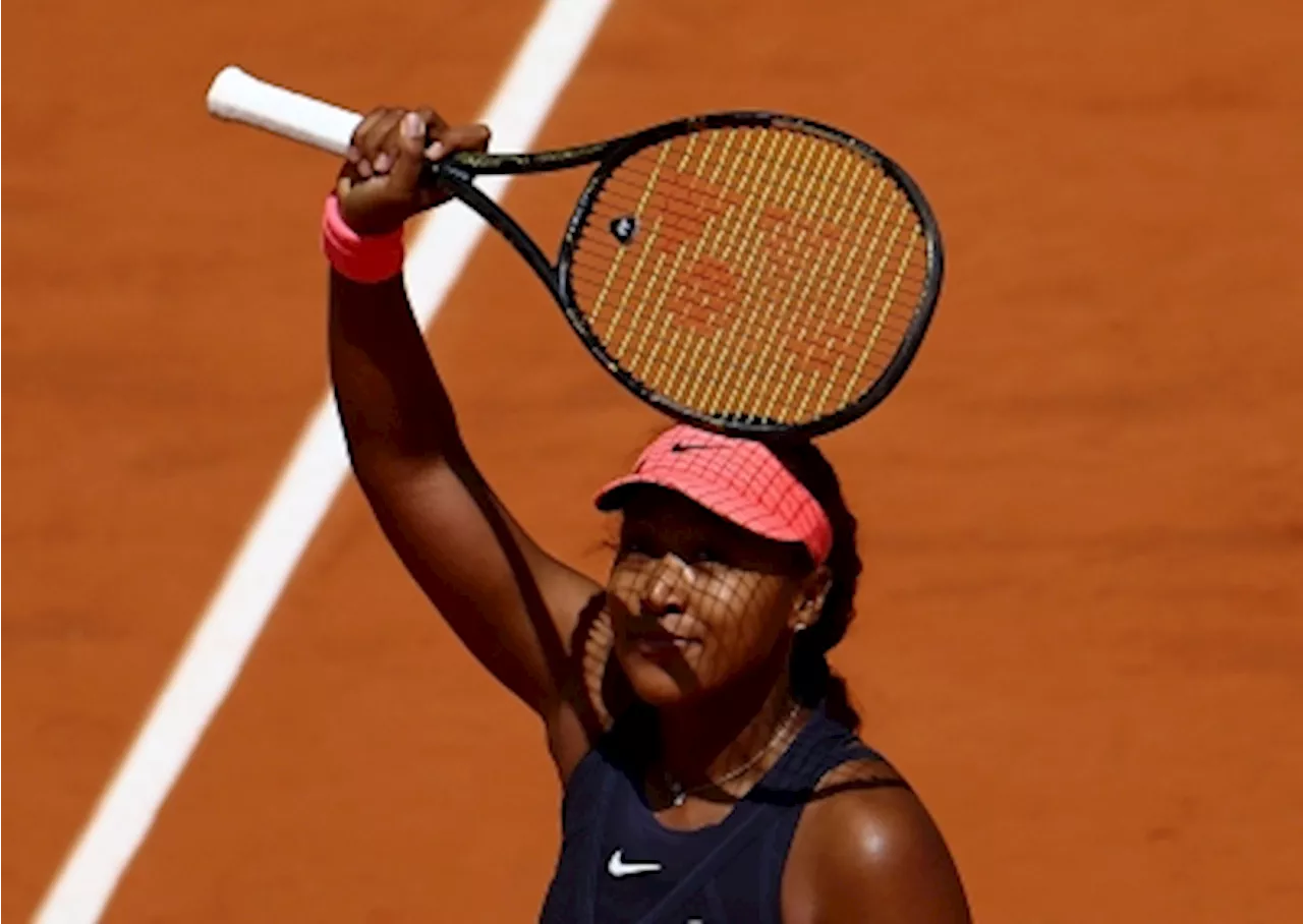 Osaka overcomes Bronzetti to reach French Open second round