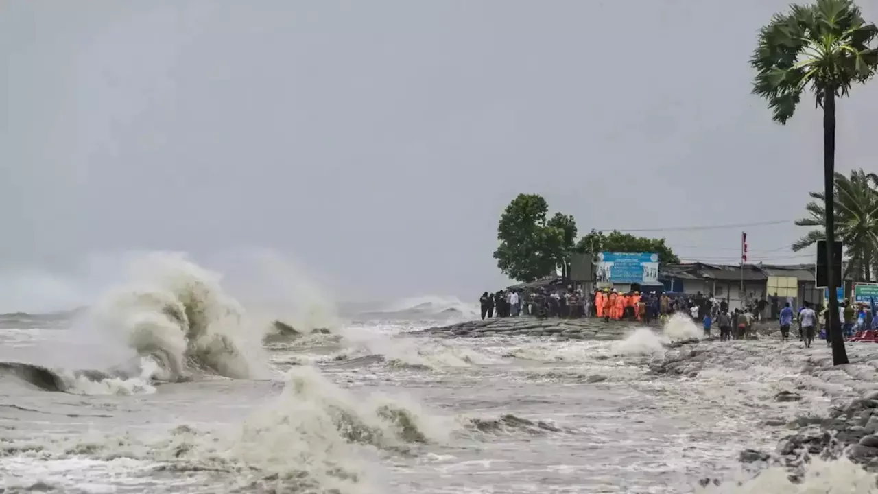 Remal Cyclone: बिहार में दिखने लगा रेमल तूफान का असर, पटना से उड़ान भरने वाली कई फ्लाइट रद्द; बंद हुआ यह एयरपोर्ट