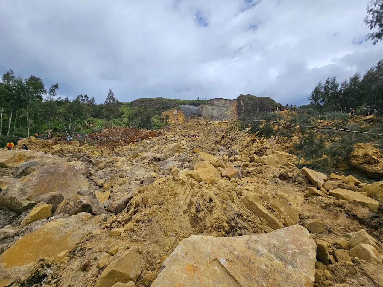 More than 2,000 buried alive in Papua New Guinea landslide, local authorities say