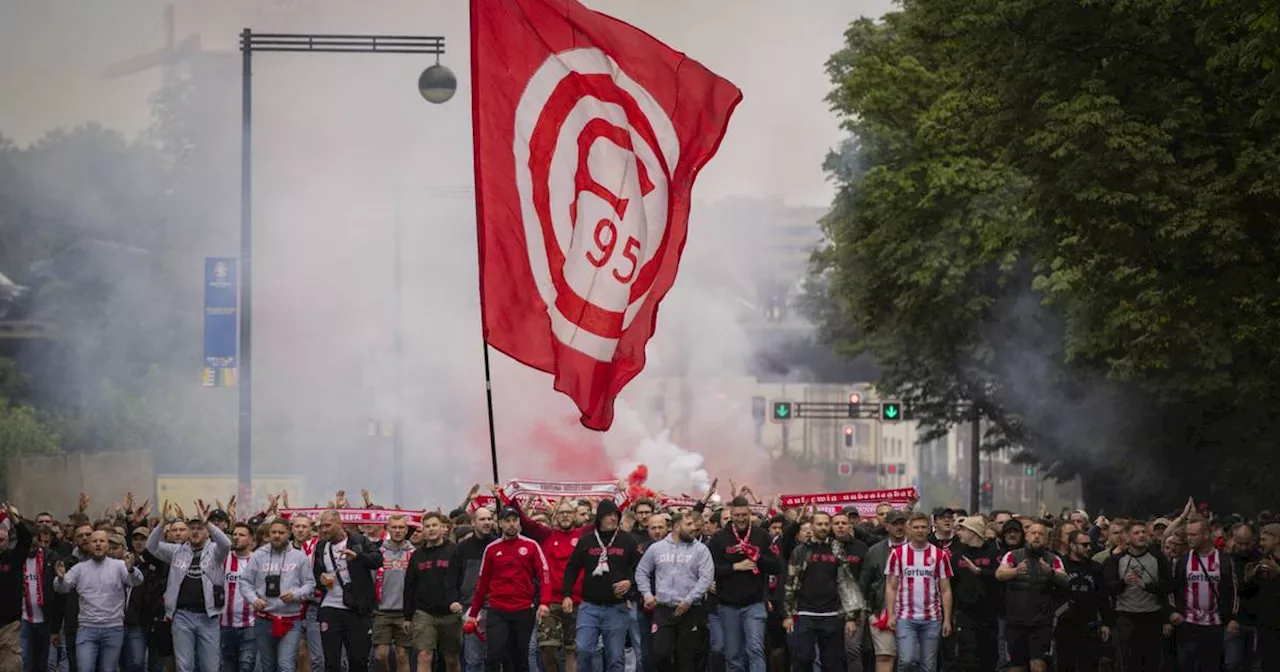 Fortuna Düsseldorf: Fanmarsch vor Rückspiel in der Relegation gegen den VfL Bochum