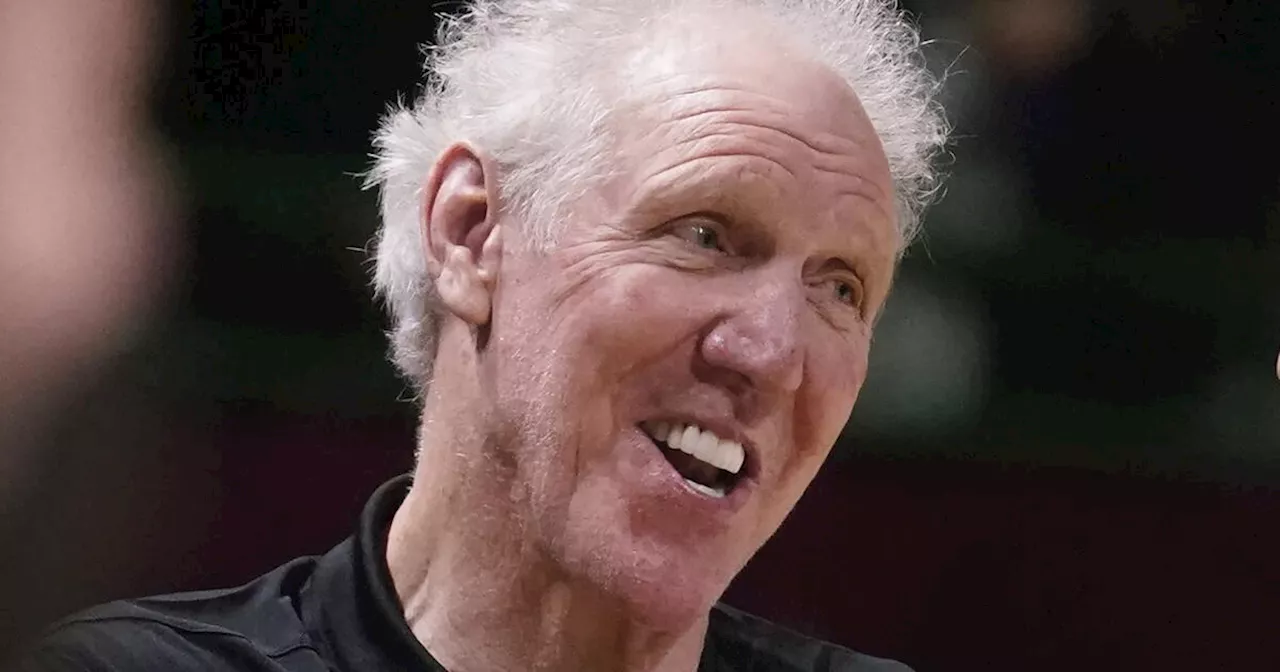 Bill Walton, Hall of Fame player who became a star broadcaster, dies at 71