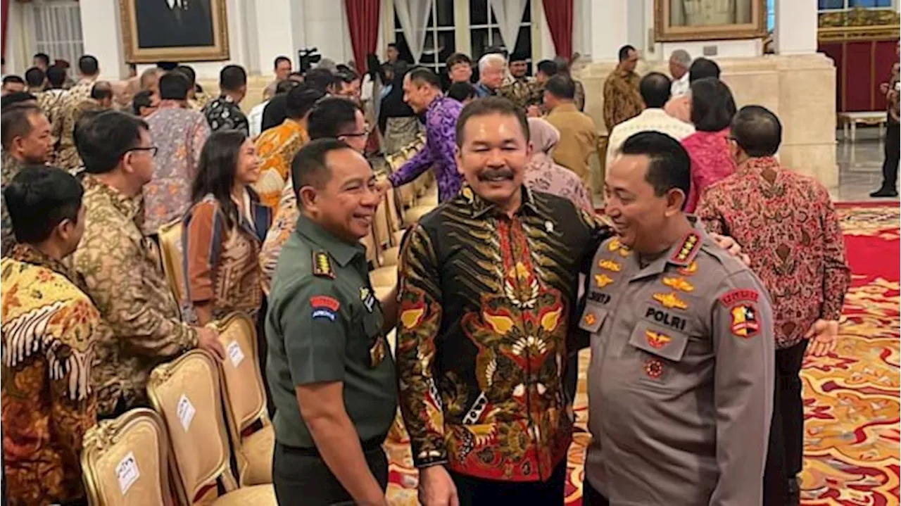 Momen Kapolri dan Jaksa Agung Foto Bareng di Istana