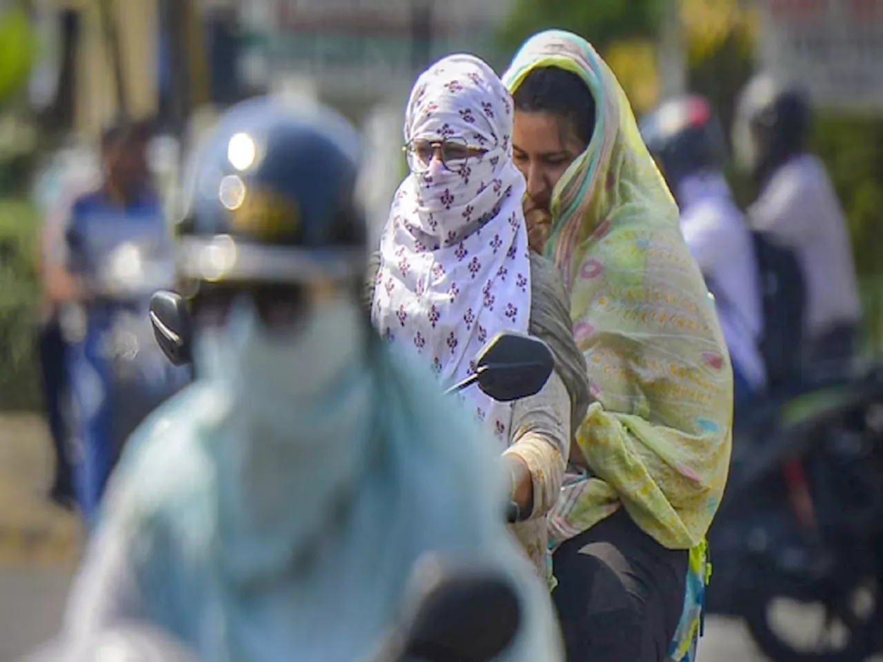 Maharashtra Weather News : वादळ, अवकाळी अन् उष्णतेची लाट; राज्यासाठी हवामान विभागाचा धडकी भरवणारा इशारा