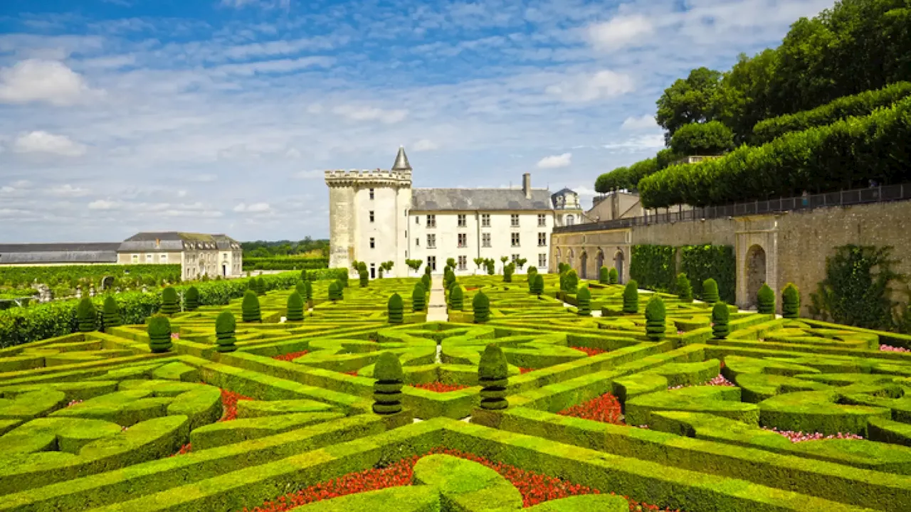 El castillo con seis jardines y un toque español en el fantástico Valle del Loira