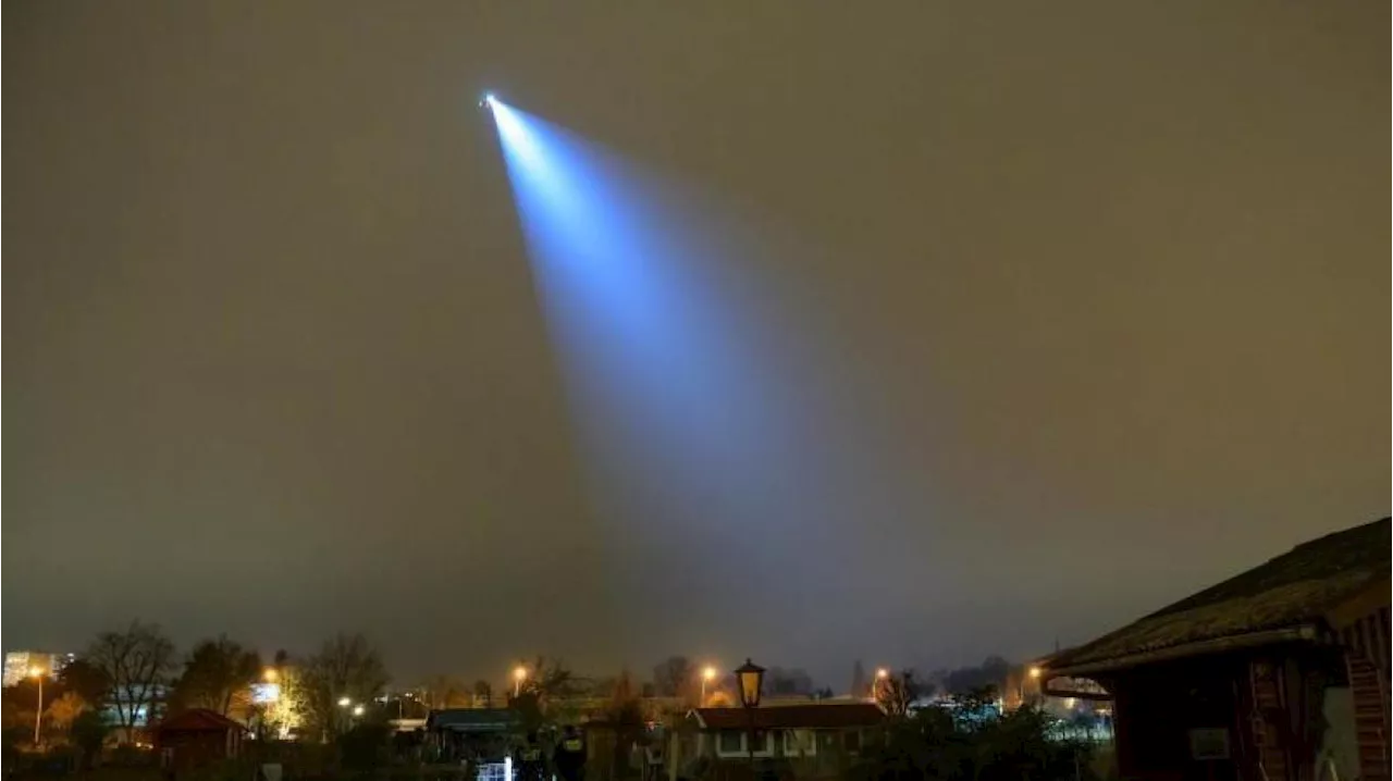 Laserpointer-Attacke zwingt Polizei-Heli bei Vermisstensuche zum Abdrehen